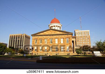 route 66 old capitol building illinois fashioned View Large Photo Image Stock Image - route 66 old capitol building illinois fashioned. Fotosearch