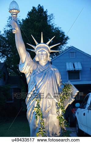 route 66 statue of liberty night oklahoma city View Large Photo Image Stock Photo - route 66 statue of liberty night oklahoma city. Fotosearch