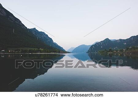 Picture - Lake Garda, Italy. Fotosearch