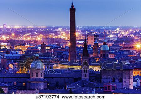 Asinelli Tower at night View Large Photo Image Picture - Asinelli Tower at night. Fotosearch