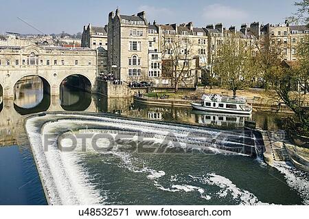 Stock Image - High angle view of river Avon and Pulteney bridge, Bath, UK. Fotosearch