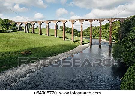 Stock Image - Elevated view of river and Leaderfoot railway viaduct, Melrose, Scotland. Fotosearch