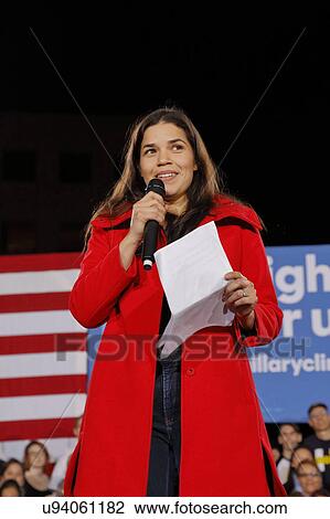 Stock Image - Actress America Ferrera speaks to a Hillary Clinton campaign rally at the Clark County Government Center Amphitheater in Las Vegas, Nevada. Fotosearch