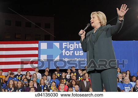 Stock Image - Democratic Presidential Candidate Hillary Clinton Campaigns In Las Vegas, Nevada. Fotosearch