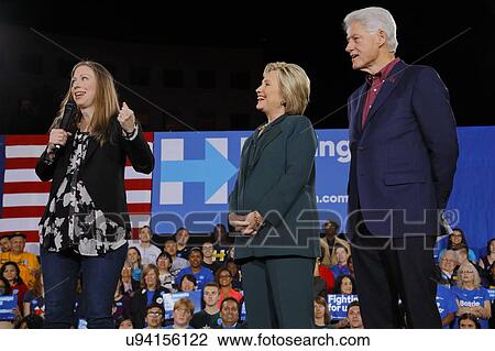 Stock Image - Democratic Presidential Candidate Hillary Clinton Campaigns In Las Vegas, Nevada. Fotosearch
