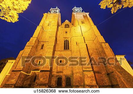 Gniezno Cathedral Gniezno, Greater Poland, Poland View Large Photo Image Stock Photo - Gniezno Cathedral Gniezno, Greater Poland, Poland. Fotosearch
