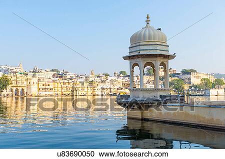 Stock Image - Lake Pichola, Udaipur, Rajasthan, India. Fotosearch