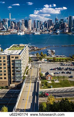 Picture - New York CIty Skyline as seen from Pallisades Avenue, New Jersey. Fotosearch