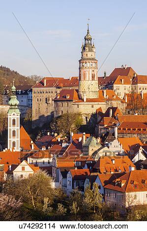 Picture - Czech Republic, South Bohemia, Cesky Krumlov, Townhouses and castle in background. Fotosearch