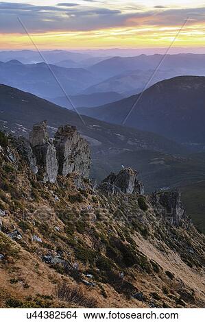 Picture - Ukraine, Ivano-Frankivsk region, Verkhovyna district, Carpathians, Chornohora, Sunset over Mountain Shpytsi. Fotosearch