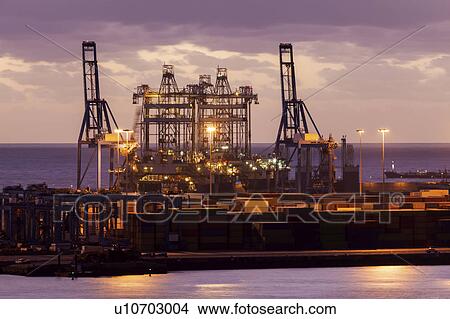 Picture - Spain, Canary Islands, Gran Canaria, Las Palmas, Port of Las Palmas. Fotosearch