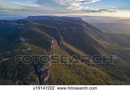 Stock Image - Jamison Valley in Blue Mountains National Park. Fotosearch