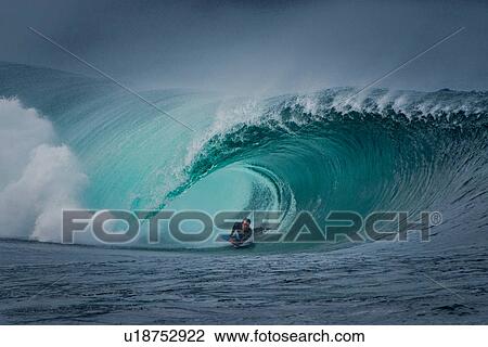 Stock Image - Riley's wave, bodyboarding, Doolin, Clare, Ireland. Fotosearch
