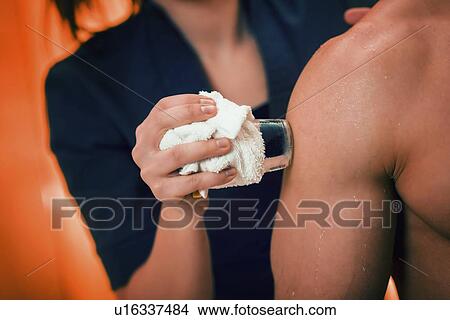 Picture - Cryo massage for shoulder pain. Fotosearch