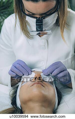 Picture - Keratin lash lift procedure. Fotosearch