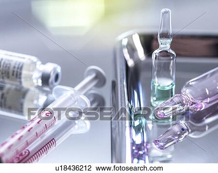 Stock Image - Pharmaceutical research. Fotosearch