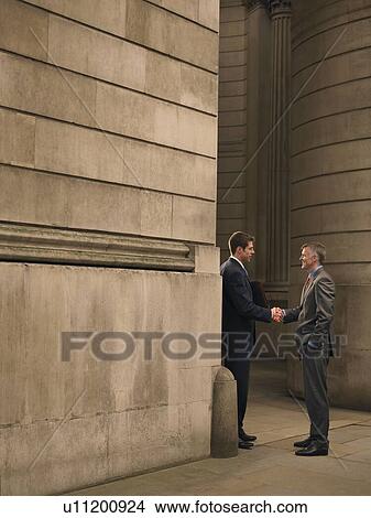 Picture - Looking. Fotosearch
