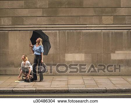 Picture - Looking. Fotosearch