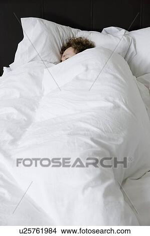 Picture - Single living. Fotosearch