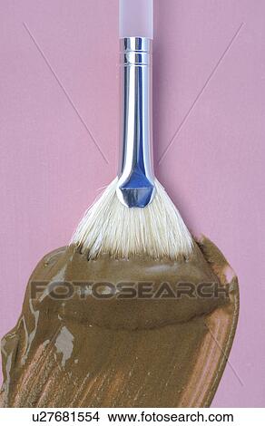 Picture - Healing mud mask. Fotosearch