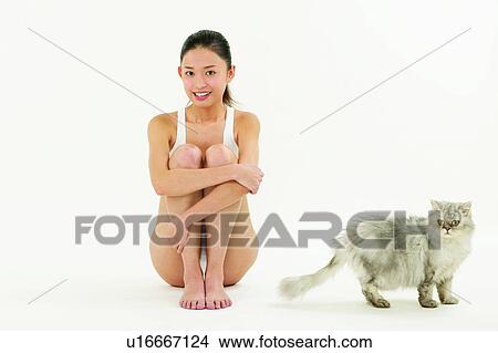 Picture - Beauty Sports, Animal Themes, Beauty, Barefoot, Asian Ethnicity, Black Hair, 18-19 Years. Fotosearch