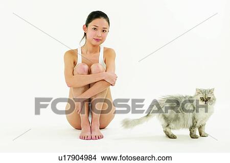 Picture - Black Hair, Asian Ethnicity, Beauty Sports, Beauty, Barefoot, Cat, 18-19 Years. Fotosearch