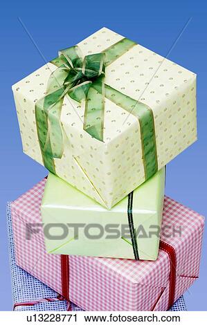 Stock Image - Wrapped Box. Fotosearch