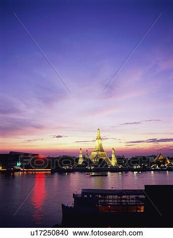 Stock Image - Wat Arun. Fotosearch