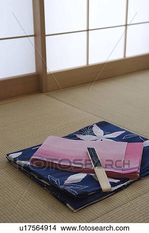 Picture - Yukata on tatami mat. Fotosearch