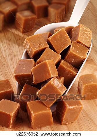 Stock Image - Vanilla Fudge in Scoop - Non Exclusive. Fotosearch