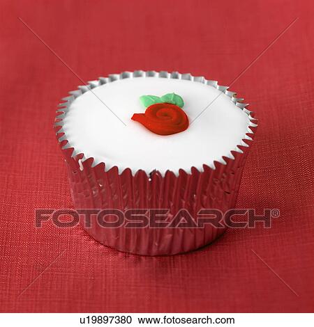 Valentines cup cake View Large Photo Image Stock Image - Valentines cup cake. Fotosearch