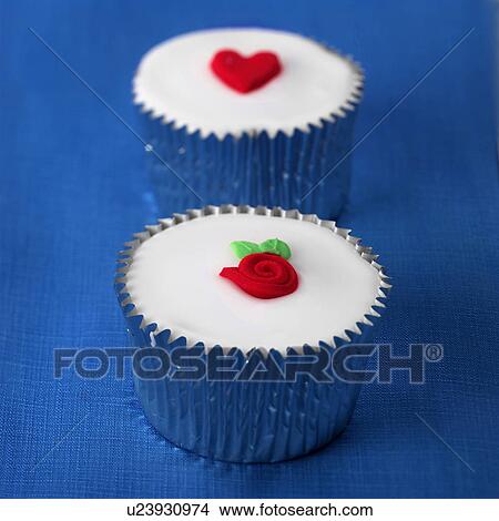 Valentines cup cakes View Large Photo Image Picture - Valentines cup cakes. Fotosearch