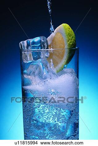 Picture - Beverage, Close-Up, Bubbles, Blue, Alcohol. Fotosearch
