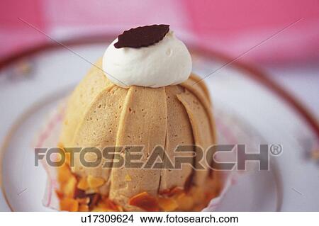 Picture - Cake on the Plate, Close Up. Fotosearch