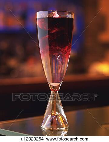Picture - Cocktail, American Lemonade, Front View, Differential Focus. Fotosearch