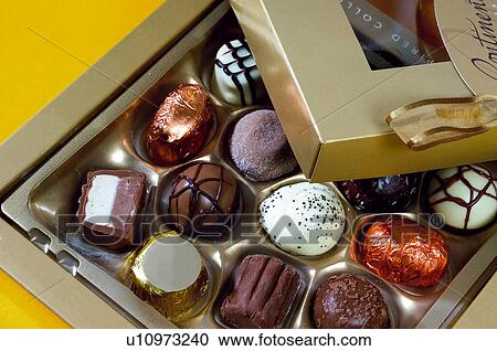 Chocolate Chocolates Doce Chocolates Caixa Sobremesa Presente Banco De Imagem U10973240 Fotosearch