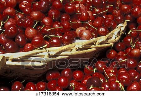 Picture - basket, beige, brown, cherry, CLOSE, close-up, drink. Fotosearch