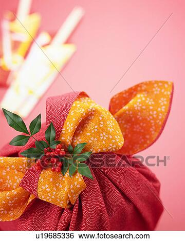 Stock Photograph - Wrapped box. Fotosearch