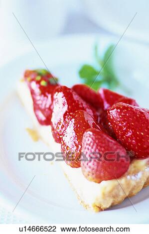 Stock Image - A slice of strawberry pie. Fotosearch