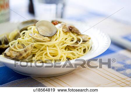 Stock Photo - Vongole Bianco. Fotosearch