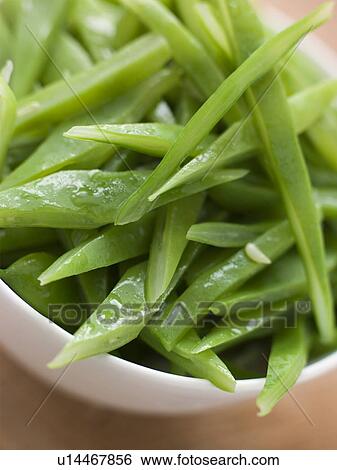 Stock Photograph - Bowl of Green Runner Beans. Fotosearch