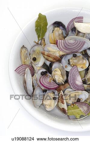 Picture - Mussel dish. Fotosearch