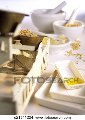 Picture - Double pan balance. Fotosearch