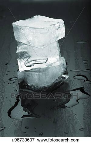 Stock Illustration - Ice cubes. Fotosearch
