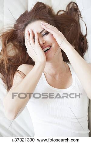 Clipart - Portrait of woman. Fotosearch
