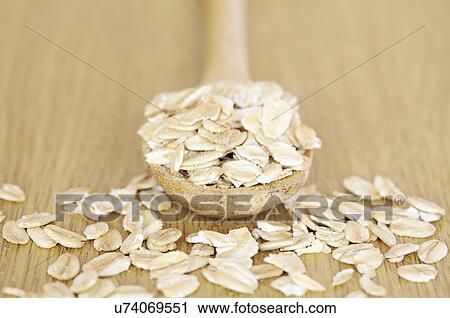 Clip Art - Whole rolled oats. Fotosearch