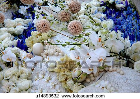 assorted floral arrangement View Large Illustration Drawing - assorted floral arrangement. Fotosearch