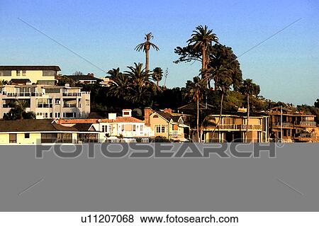 homes with ocean view View Large Illustration Stock Illustration - homes with ocean view. Fotosearch