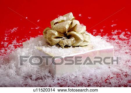 Picture - Gift. Fotosearch