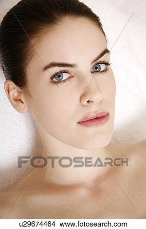 Picture - Woman's portrait. Fotosearch